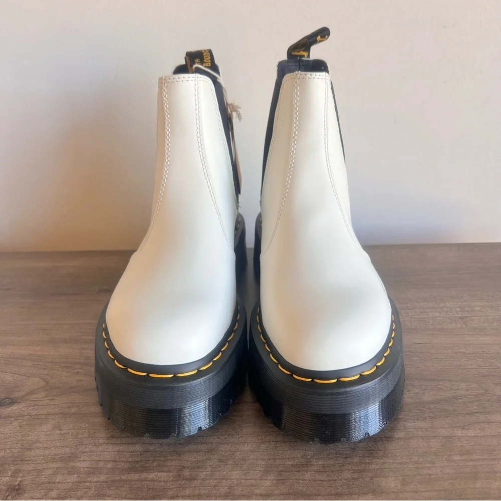NEW Dr. Martens Unisex 2976 Quad Boot Size 8 or 9 #338A